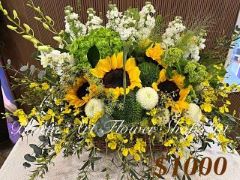 Large Coffin Spray - CODE 96800